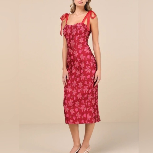 Lulu's Magenta Floral Jacquard Midi Dress - Picture 3 of 10